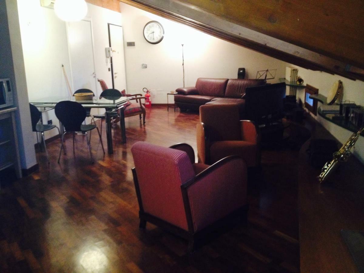 ボローニャLa Mansarda Della Musicaアパートメント エクステリア 写真